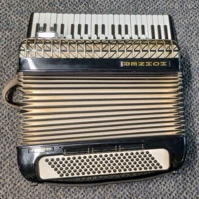 Hohner Atlantic IV N De Luxe Accordion image 7