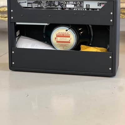 Fender 65 Deluxe Reverb image 7