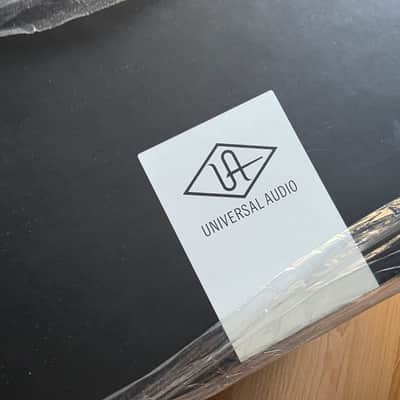 Universal Audio Sphere DLX Large Diaphragm Modeling Microphone 2023 - Present - Black image 3