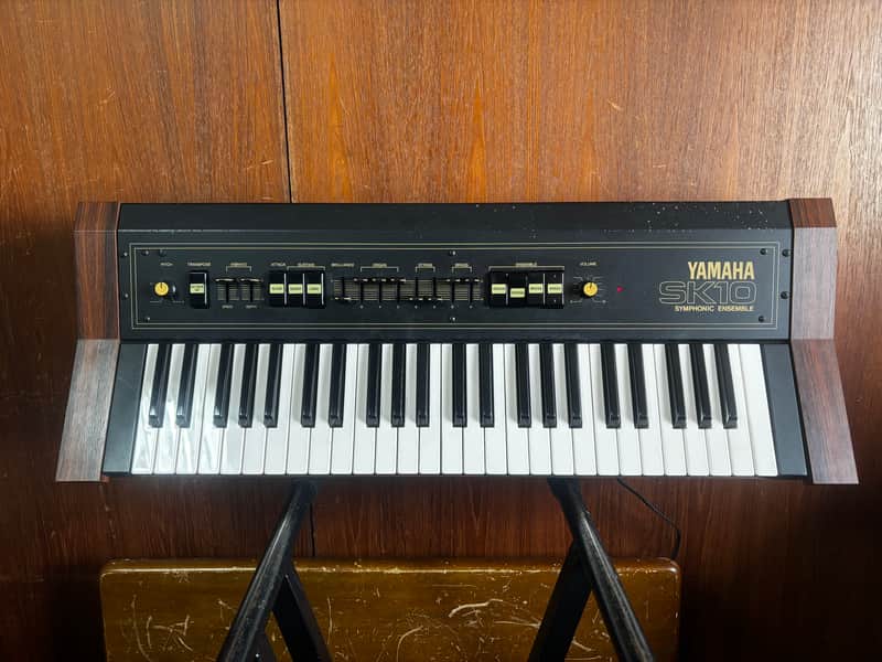 Yamaha SK10 combo-keyboards synthesizer, organ, brass and string w/ case image 1