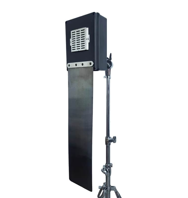 Flux Strip: Metal Percussion Instrument. Bild 1