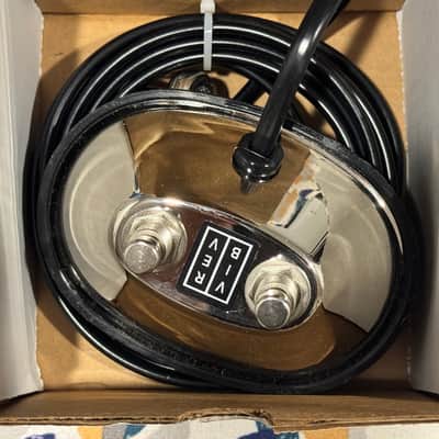 Fender 2-Button Vibrato/Reverb Amp Footswitch for Fender Twin Reverb '65 Reissue image 1