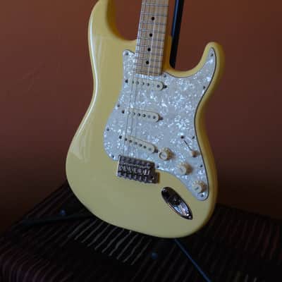 Fender Stratocaster Deluxe Road House 2014 - Gloss image 3