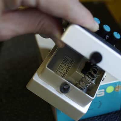 BOSS DD-2 (Blue Label) ALMOST perfect vintage Digital Delay with original box image 3