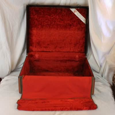Dark Brown Noble Hard Case for Accordion 21" x 17.50" x 9.50" (53.25cm x 44.50cm x 24cm) image 2