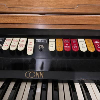 Conn 640 Theatre Organ w/ Built-in Speakers, 25-Note Pedalboard and Bench! image 5