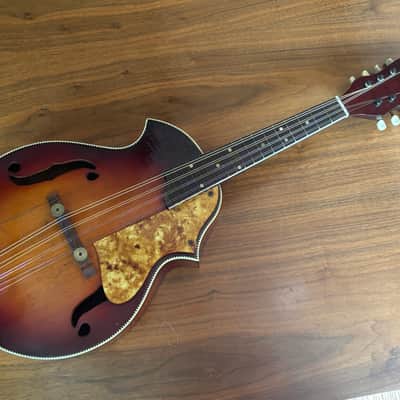 Kay 2 point Venetian Mandolin 1940's - Sunburst image 1