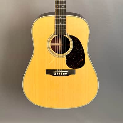 Martin D-28 Standard - Natural image 2