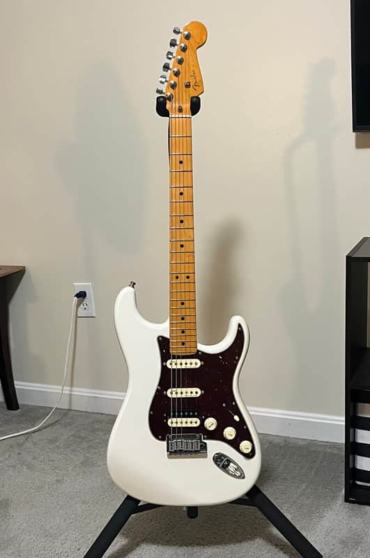 Fender American Ultra Stratocaster HSS with Maple Fretboard 2019 - 2025 - Arctic Pearl image 1