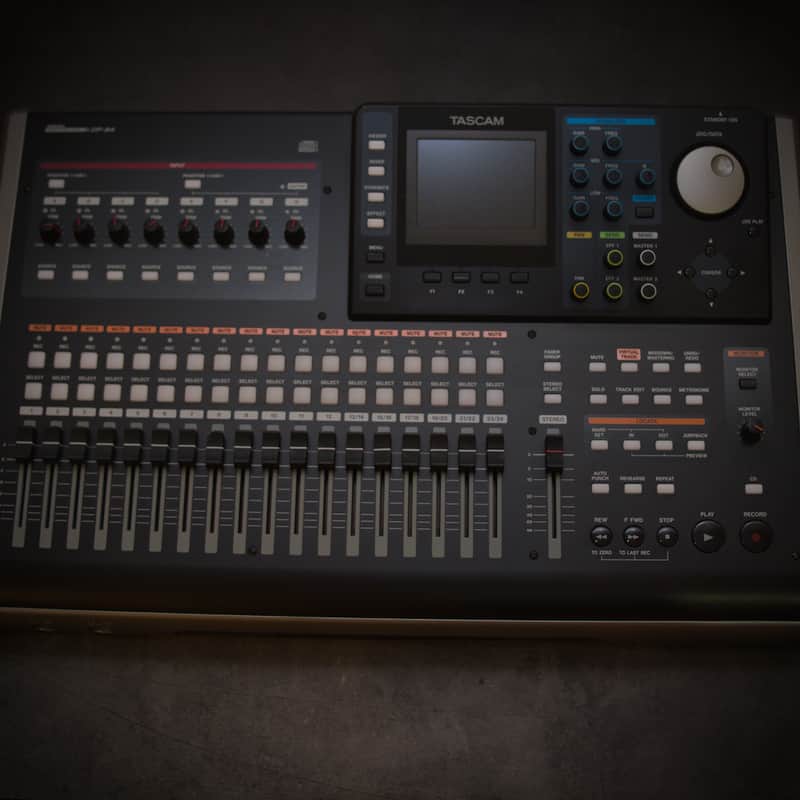 TASCAM DP-24 - Black image 1