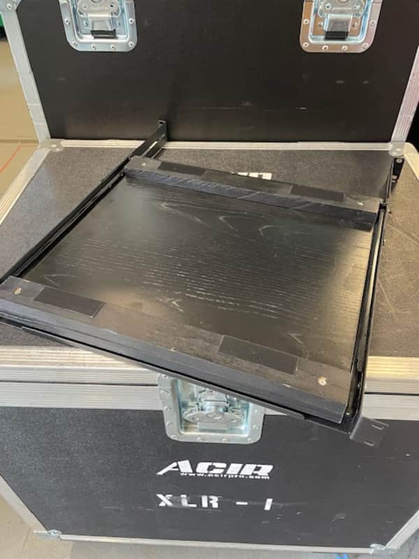 Middle Atlantic Products SSL 1U Low Profile Sliding Rack Tray w/added bumpers image 1