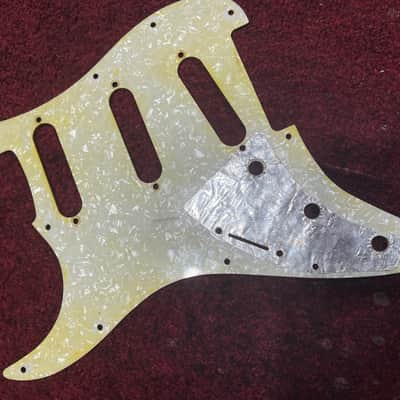 Fender Stratocaster Pearl Back 1968 - 1969 - 1970 - White Pickguard Old Reissue Relic image 4