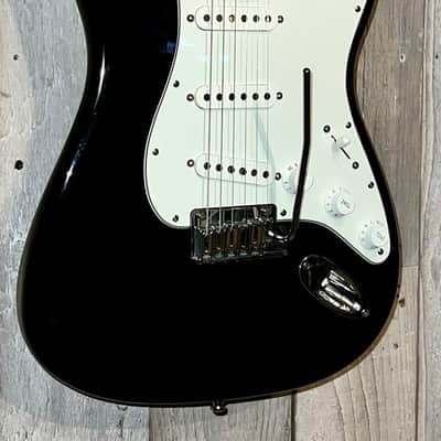 Excellent 2003 Fender Custom Shop Custom Classic Stratocaster, Black with Rosewood Fingerboard & Birdseye Maple Neck, COA, Hang Tags & OHSC, Very Nice Package it will Ship Fast ! image 3