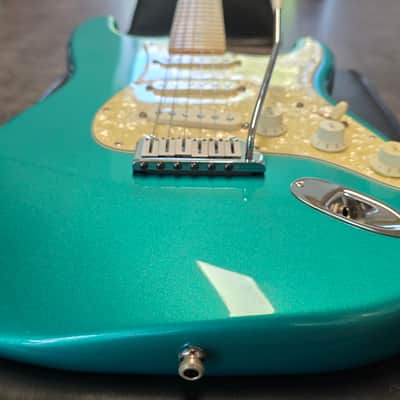 Fender 40th Anniversary American Standard Stratocaster 1993-1994 RARE Custom Color Limited Special Edition FSR CARIBBEAN MIST Time Capsule CASE QUEEN Aqua Marine Ocean Blue Green Turqoise USA Strat Vintage 90s Guitar image 10