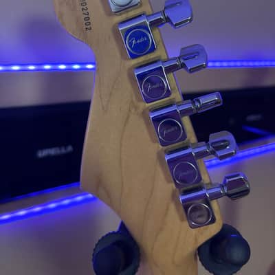 Fender American Standard Stratocaster with Maple Fretboard 1998 - 2000 - Aqua Marine Metallic image 10