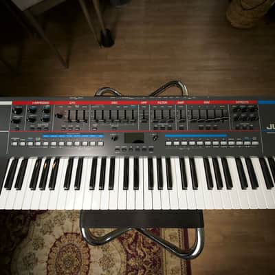 Roland Juno-X 61-Key Programmable Polyphonic Synthesizer 2022 - Present - Black