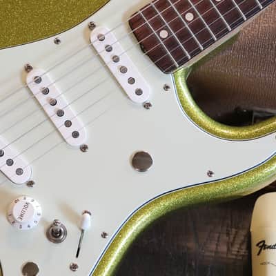 Minty! 2008 Fender Dick Dale Stratocaster Chartreuse Sparkle + COA OHSC image 5