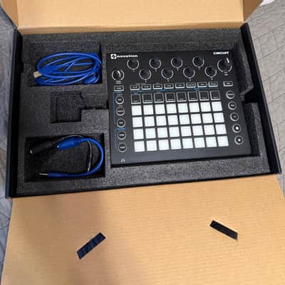 Novation Circuit Groovebox 2015 - 2021 - Black image 2