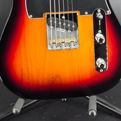Fender 0114960300 American Professional Classic Telecaster®, Rosewood Fingerboard, 3-Color Sunburst image 1