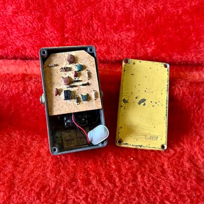 MXR Distortion Plus + 1977 - Yeller! Original vintage USA script logo image 2