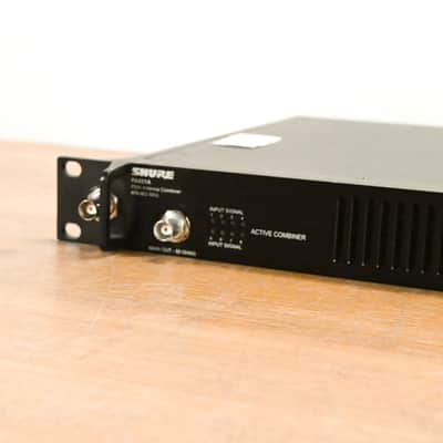 Shure PA821A Antenna Combiner for PSM Wireless Systems  - 470-952 MHz CG0106C image 4