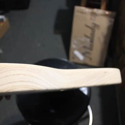 Allparts Fender Stratocaster Thinline Ash Body - Natural Ash imagen 5