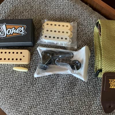 Modded 2007 MIJ Fender Mustang MG-69 w/ extras image 20