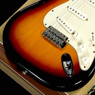 FENDER American Vintage '62 Stratocaster 3-Color Sunburst -2003- [V140759] (08/03) image 8