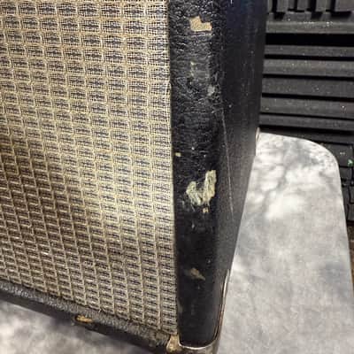 Fender Vibrolux Reverb 2-Channel 35-Watt 2x10" Guitar Combo 1970 - 1980 - Silverface image 4