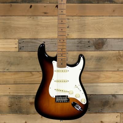 Fender DE American Professional II Stratocaster Electric Guitar 2-Color Sunburst w/ Case image 4
