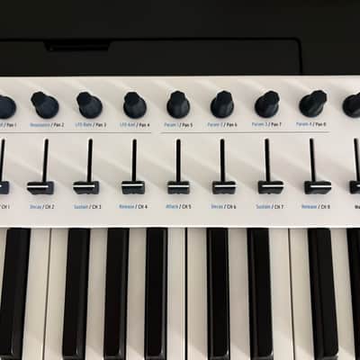 Arturia KeyLab Essential 88 mk3 — 88-Key MIDI Controller, Like New Condition image 5