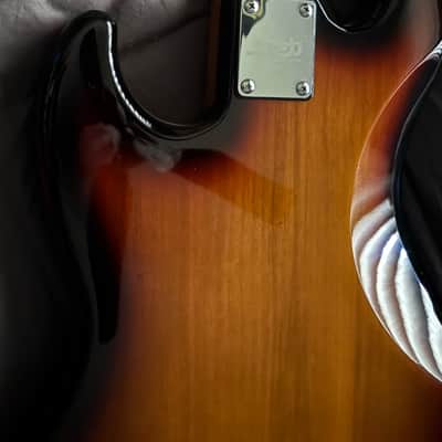 Jet JJB-300 SB Electric Bass Guitar Sunburst image 12