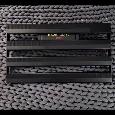 Mono Pedalboard Rail Medium with Truetone CS12 Power Supply with Stealth Accessory Case Black image 1