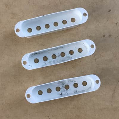 3 DiMarzio Made in USA STRAT Pickup Covers Aged Relic Off White Parchment image 12