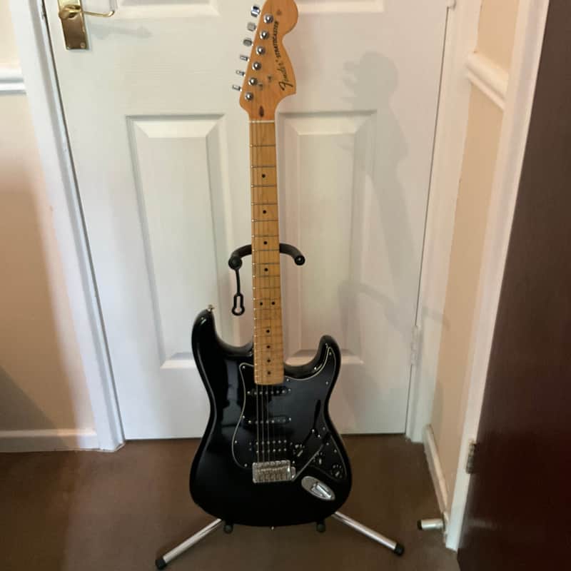 Fender Stratocaster Special HSS 2015 - Black/Maple Neck image 1
