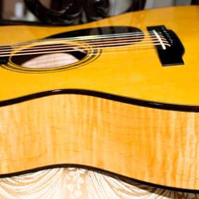 Martin Custom Shop 0M-28 Alpine Spruce Red Curly Maple image 10