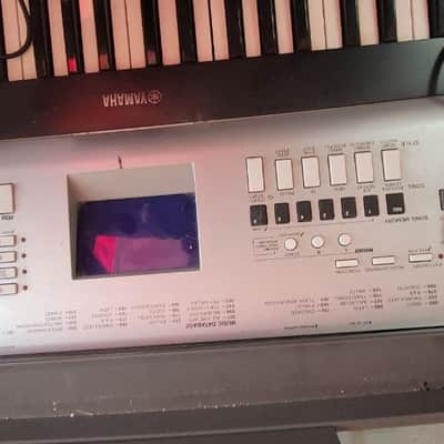 Yamaha Portable Grand DGX-530 2010s - Silver Bild 3
