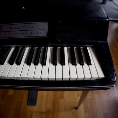 Wurlitzer 200A 64-Key Electric Piano 1974 - 1983 - Black image 9