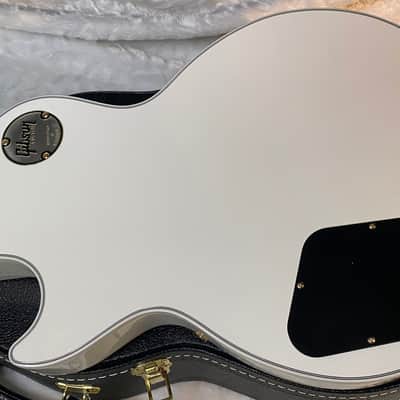 NEW! Gibson Les Paul Custom - Alpine White - Ebony Board - Authorized Dealer - Only 9.5 lbs - G06451 image 9