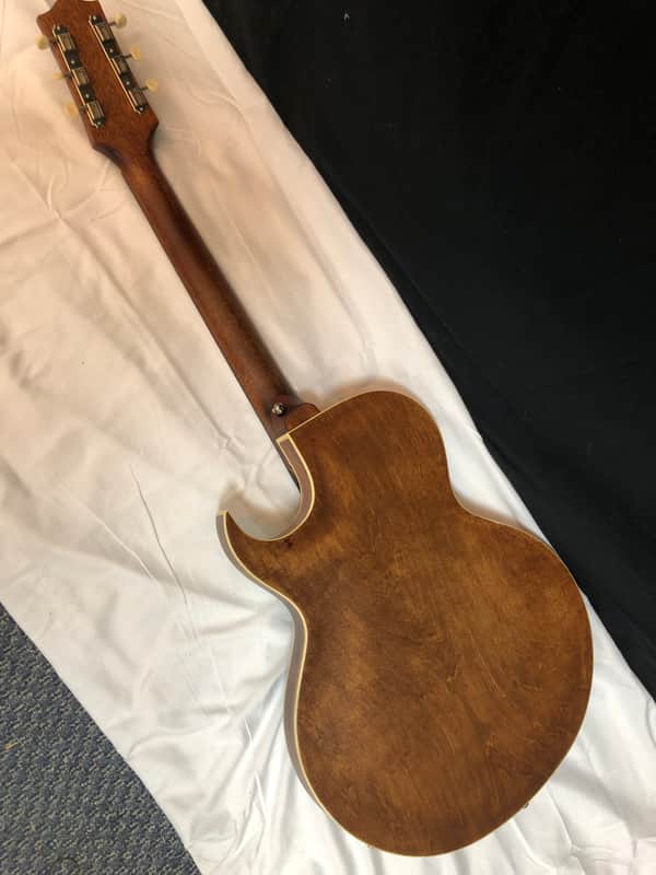 The Loar electric hollowbody guitar - NEW Thinbody Archtop Green