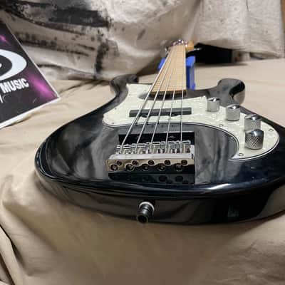 Dean Hillsboro 5 V J-Style 5-String Bass Black image 8