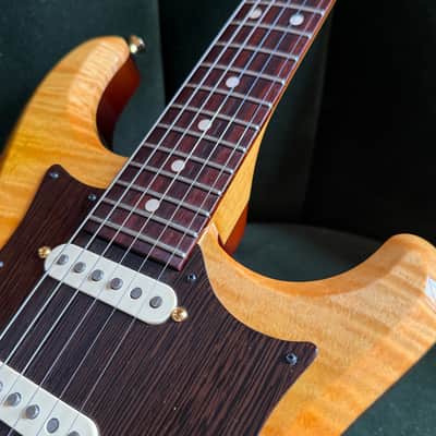 Knaggs Severn HSS 2015 Tier 3 w/Tier 2 Upgrades | Cocobolo | Wicked Burst | Curly Maple Top image 9