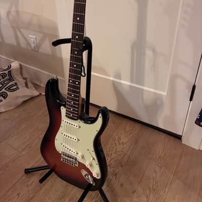 Fender Vintera II '60s Stratocaster with Rosewood Fretboard 2023 - 2026 - 3-Color Sunburst image 2
