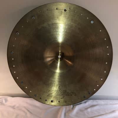 Zildjian Avedis 18” Thin Crash Cymbal image 4