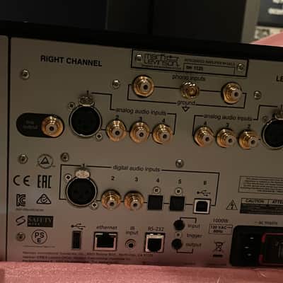 Mark Levinson № 585.5 integrated amp in box w/ all accessories image 3