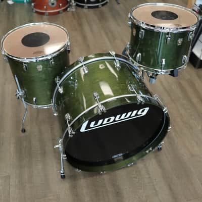 Pre-Owned Ludwig Classic Maple 3-PC Shell Pack 14/16/24 (Green Lacquer) imagen 2