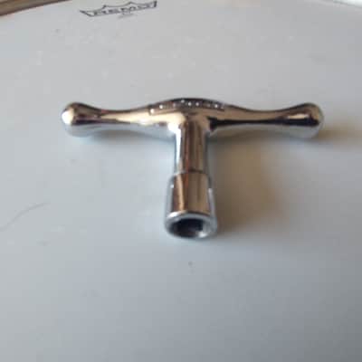 Ludwig Extra large chrome plated drum and percussion instrument tuning key mint never used image 2