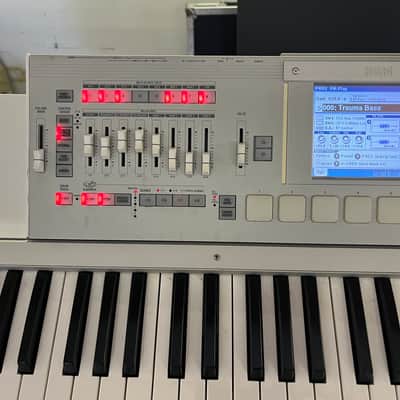 Korg M3 61 keyboard. image 4
