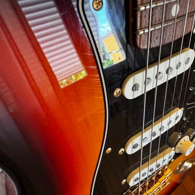 Fender Custom Shop SRV Stevie Ray Vaughan Stratocaster NOS 2019 - Present - 3-Color Sunburst image 10
