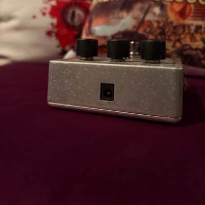 Electro-Harmonix Stereo Pulsar Analog Tremolo 2007 - Present - Blue image 3